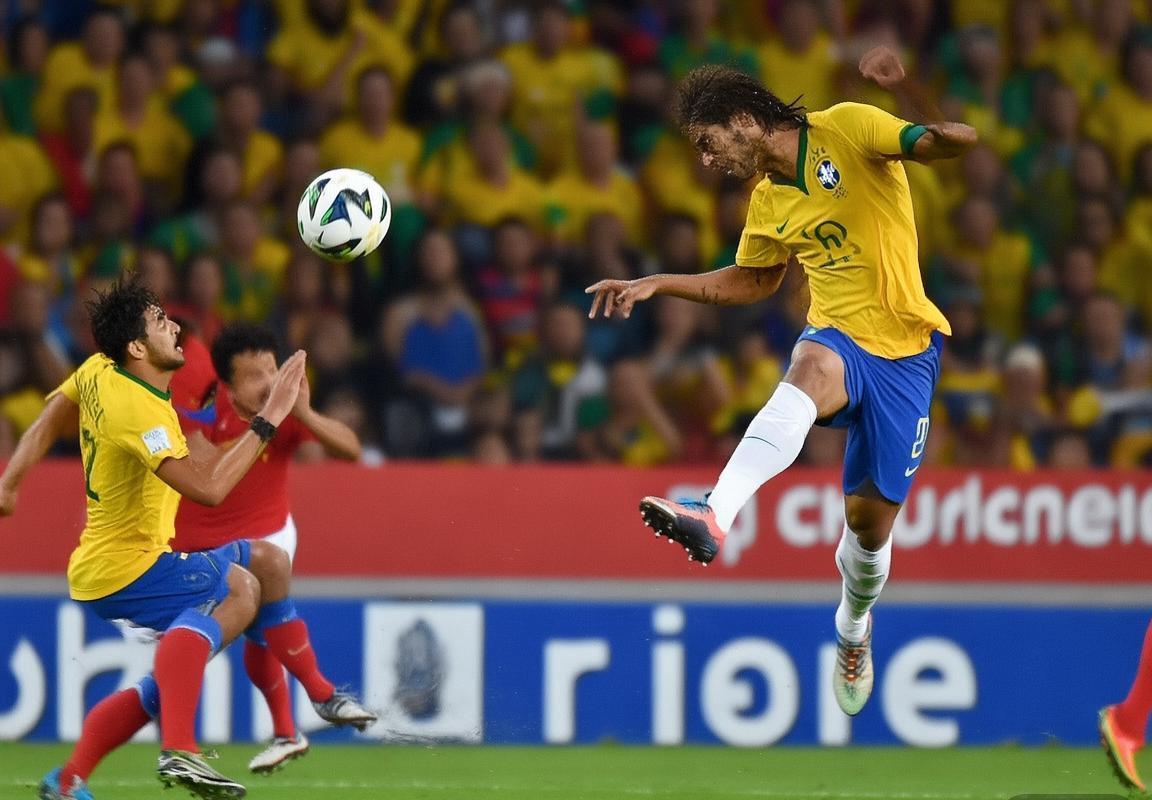 巴西vs厄瓜多尔预选赛精彩对决回顾：球星对决、战术解析及未来展望